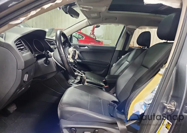 3VV2B7AX5JM219740: 98439605