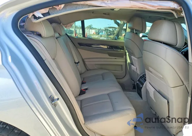 WBAKA8C50CDV99889: 72526055