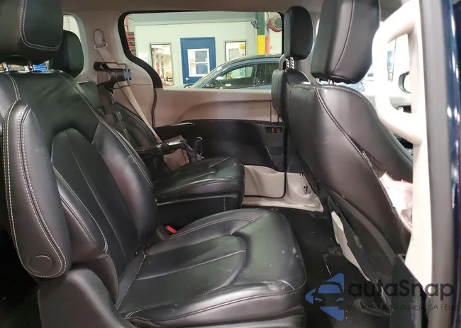 2C4RC1L73PR631418: 74449575