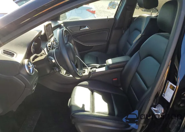 WDCTG4EB1GJ233152: 74084505