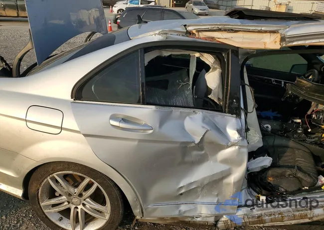 WDDGF4HB7DR301351: 72552885