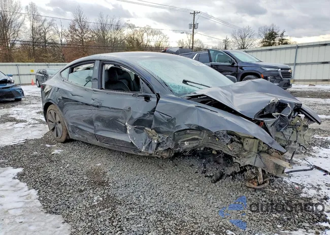 5YJ3E1EB1RF772018: 99280715