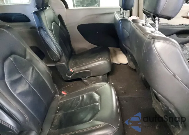 2C4RC1BG9HR524571: 98604445