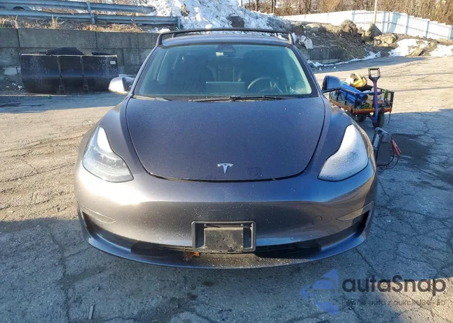 5YJ3E1EA9MF099673: 72764585