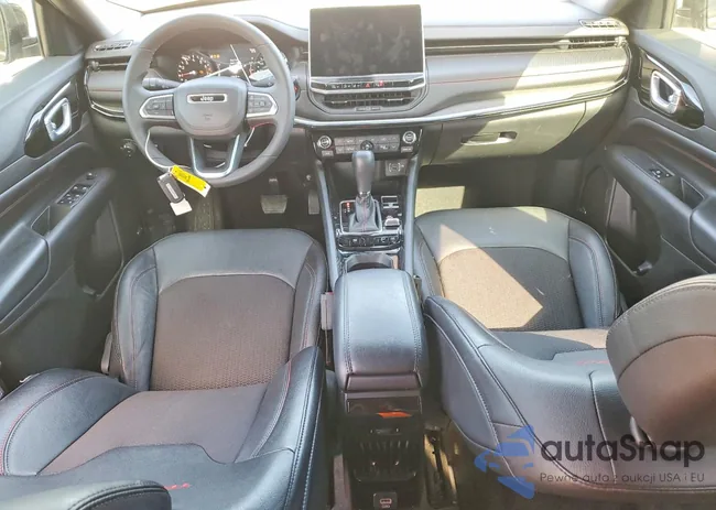 3C4NJDDNXPT564221: 74040445