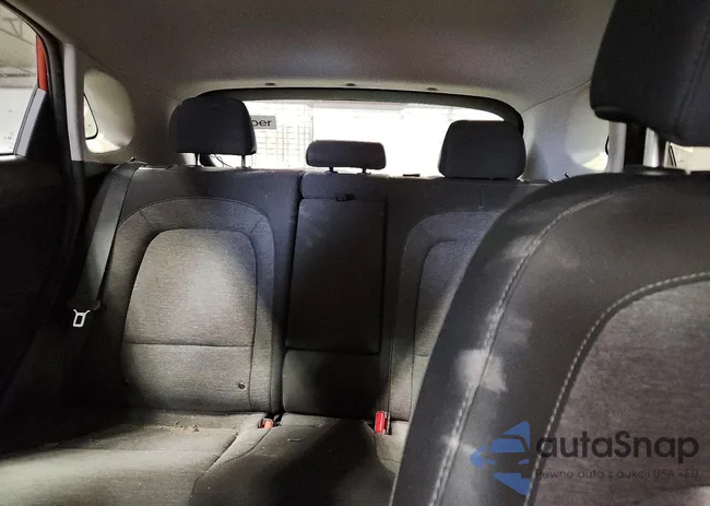 KM8K33AG4PU190624: 99043415