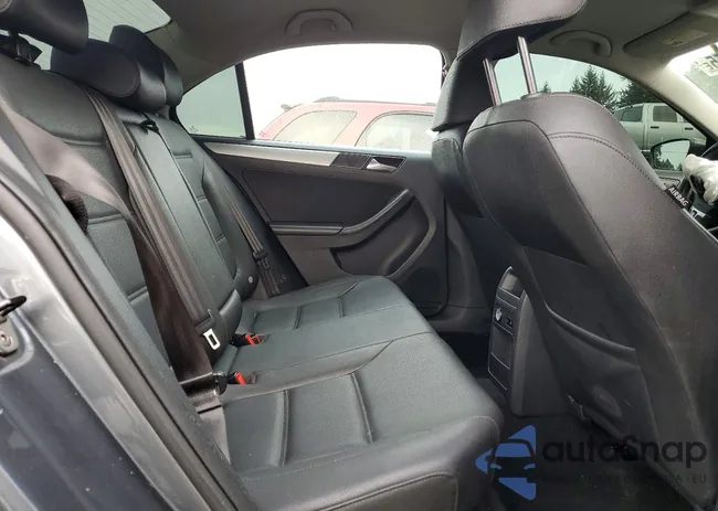 3VWLL7AJ1CM385653: 74261055