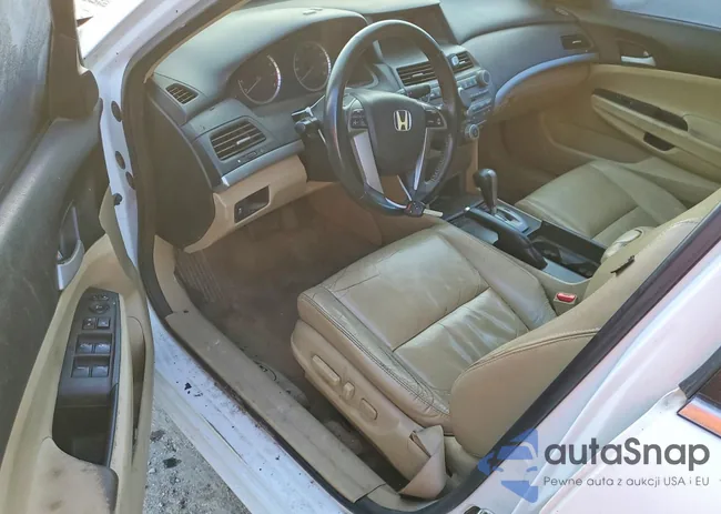 1HGCP2F62BA132353: 72359155