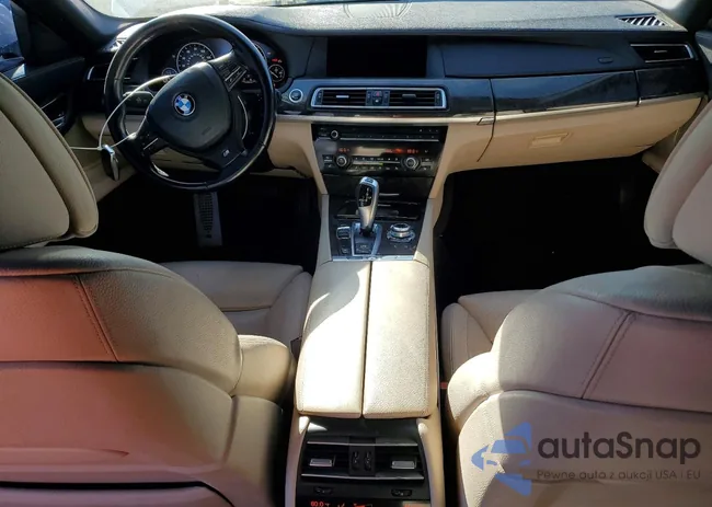 WBAKB4C51CC576827: 72831765