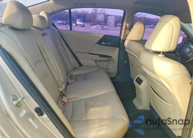 1HGCR6F58EA003126: 72336655