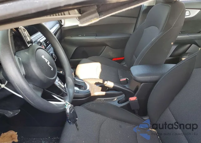 3KPF24AD4PE521253: 73118685