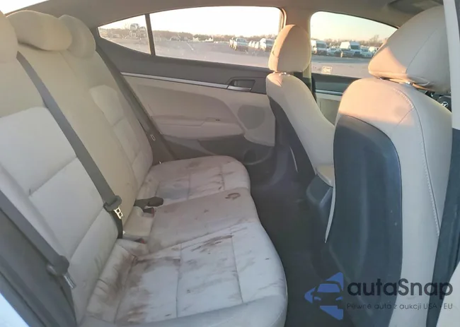 5NPD74LF5JH271872: 73626445