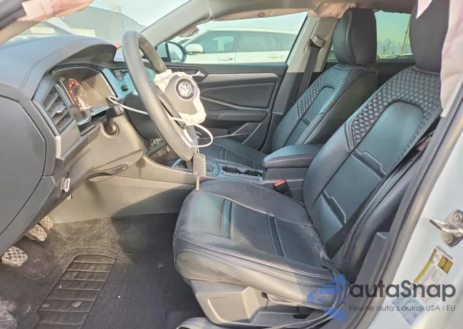 3VWN57BUXMM088409: 74701555