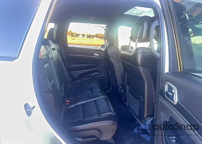 1C4RJFLT6JC423940: 73740145