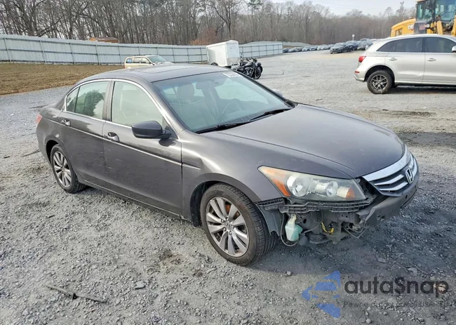 1HGCP2F80BA037761: 72233625