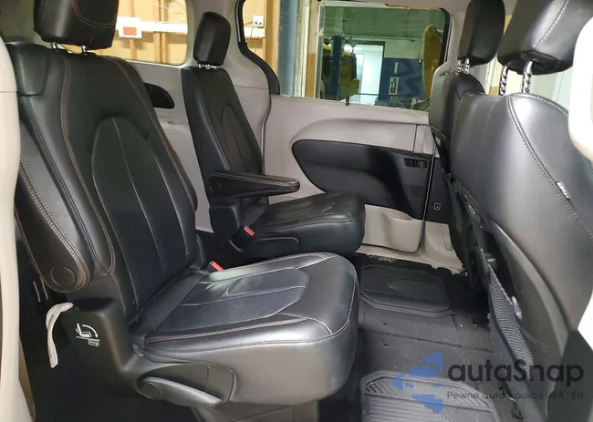 2C4RC1BG1JR216848: 72795105