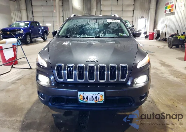 1C4PJMCSXHW565932: 98675825