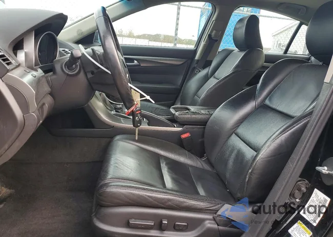 19UUA8F24EA008370: 98676395