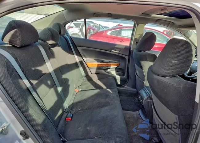 1HGCP2F76BA058217: 72667595