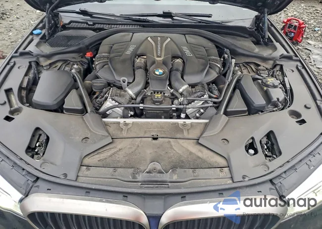 WBAJB9C58KB464443: 72444595