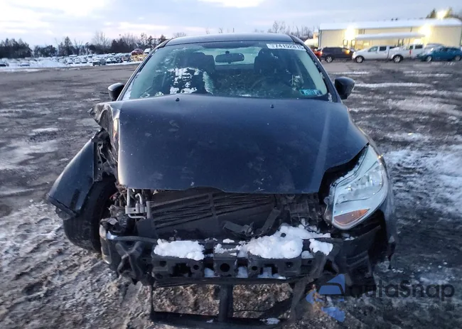 1FADP3F25EL104924: 74152815