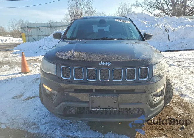 3C4NJDBB0JT175944: 74795245