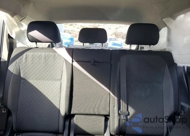 3VV0B7AX4LM088133: 74137975