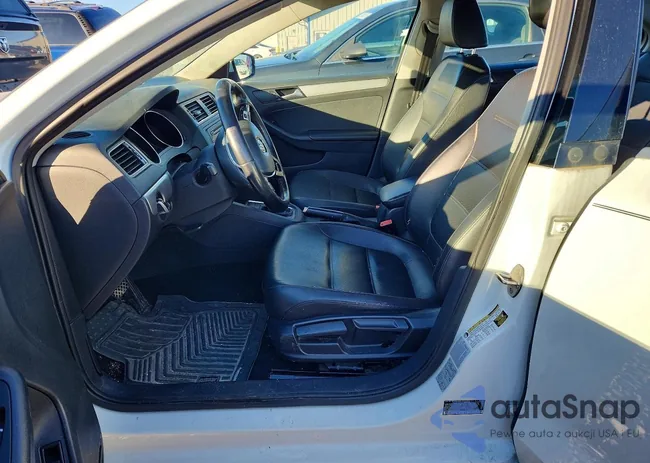 3VWD07AJ4FM409512: 73018535