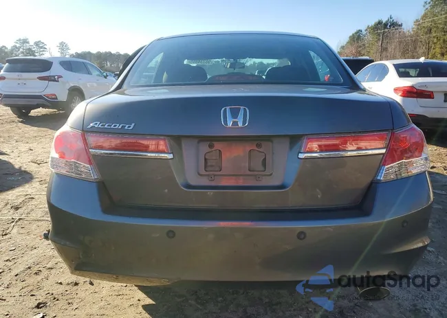 1HGCP2F72BA113407: 98334865