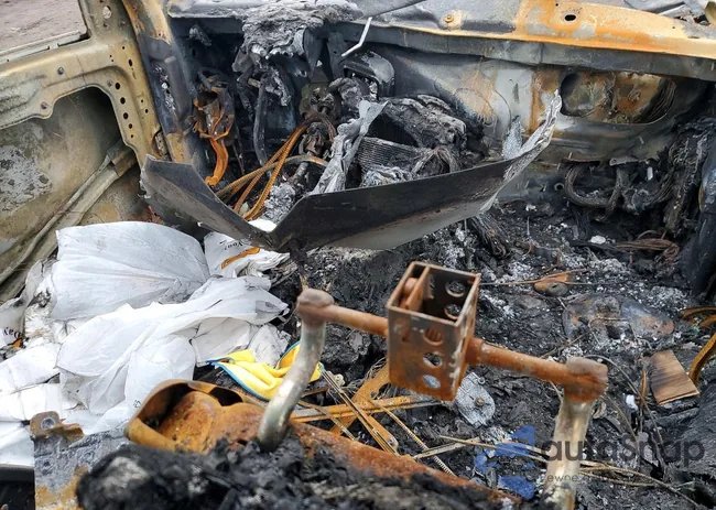 1C4SDJCT8MC853677: 72486995