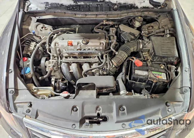 1HGCP2F44BA129744: 73170085