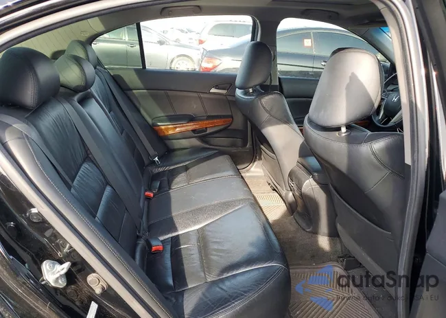 1HGCP2F84BA016542: 75651125