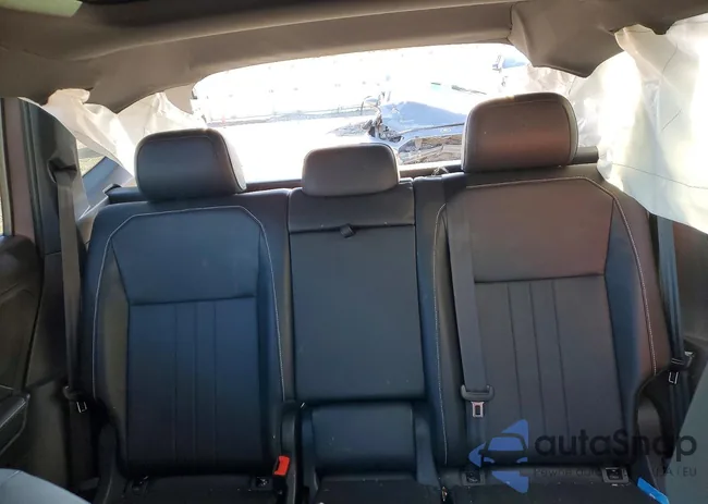 3VV8B7AX0RM160411: 72911955