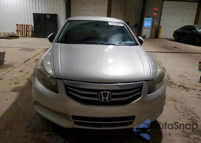 1HGCP2F64BA128742: 73612355