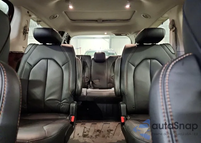 2C4RC1EG3JR112762: 73518565