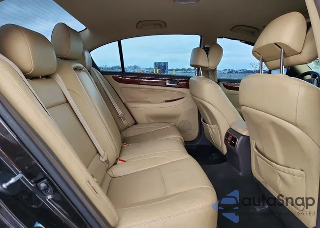 KMHGC4DD0DU254635: 74577355