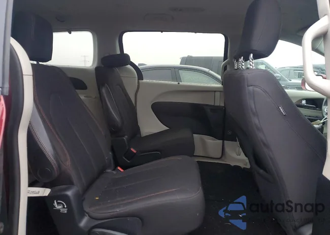 2C4RC1FG2JR277877: 99844315