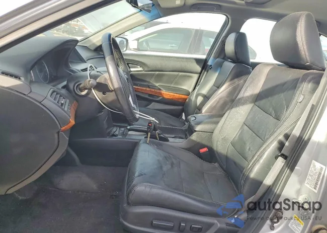 1HGCP2F85BA075079: 72993245