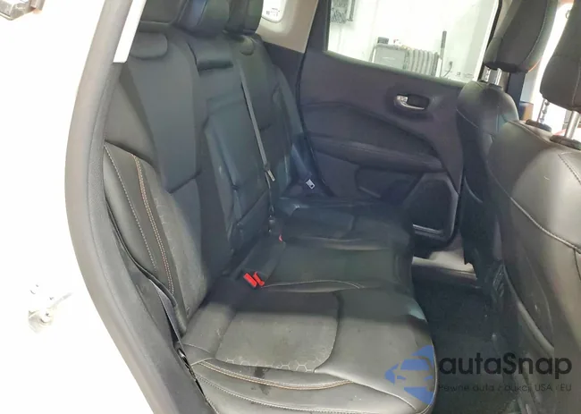 3C4NJDBB2JT290853: 75204035