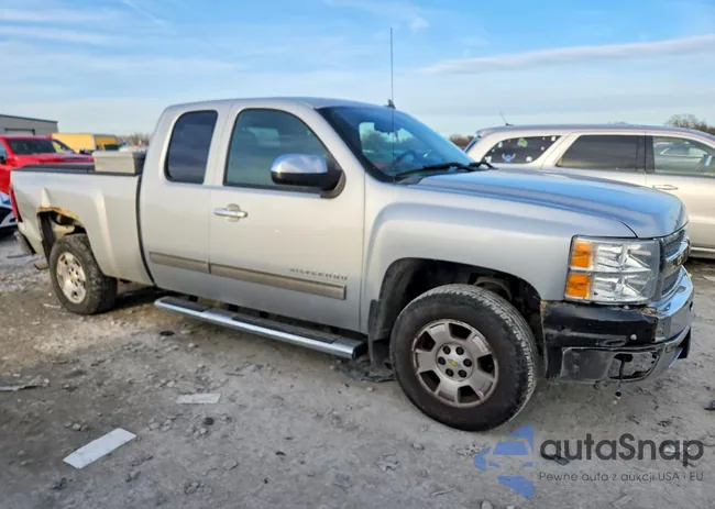 1GCRCSE03CZ256264: 99539135