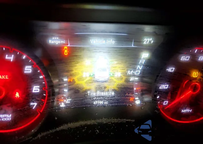 2C3CDXMG4LH200899: 72424425