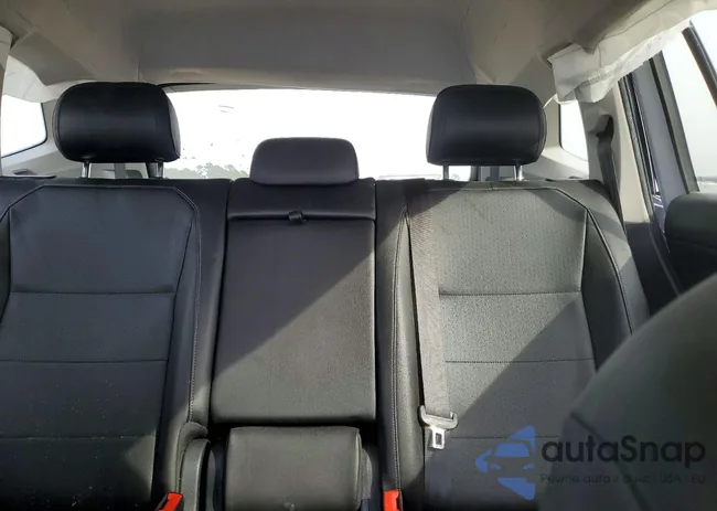 3VV3B7AX2JM040107: 74926895