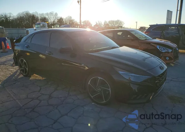 KMHLR4AFXPU401440: 73589695