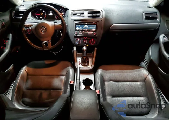 3VWLL7AJ8DM204937: 97738025