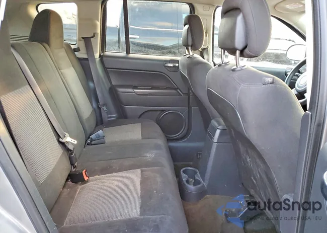 1C4NJDBB4GD714192: 73972285