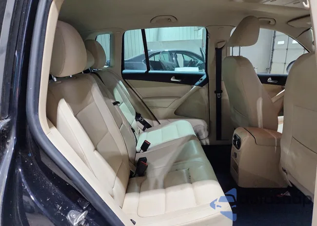 WVGAV7AX4CW525814: 74077815