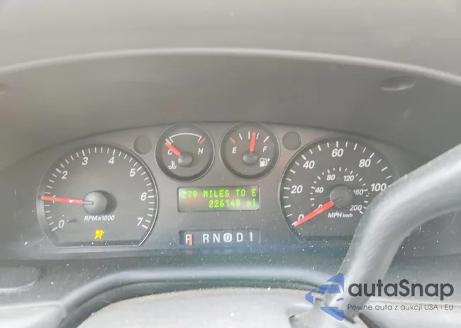 1FAFP53UX5A230492: 72106805