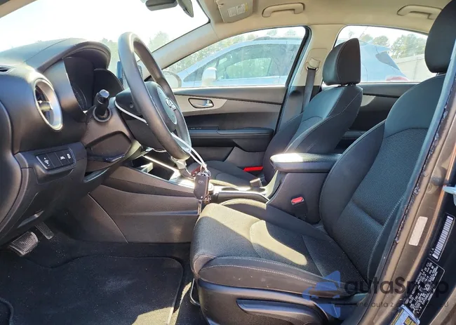 3KPF24AD3LE235811: 72118205