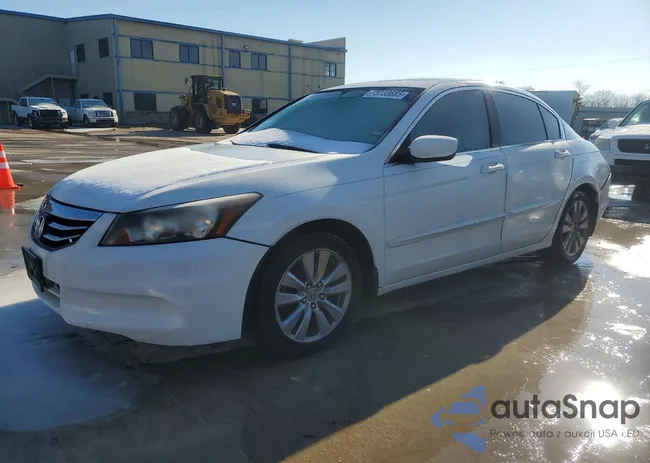 1HGCP2F83BA146005: 73733665