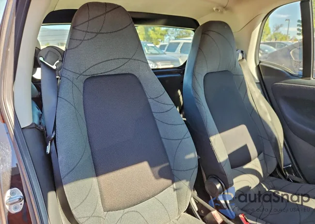 WMEEJ9AA0FK833617: 73700695